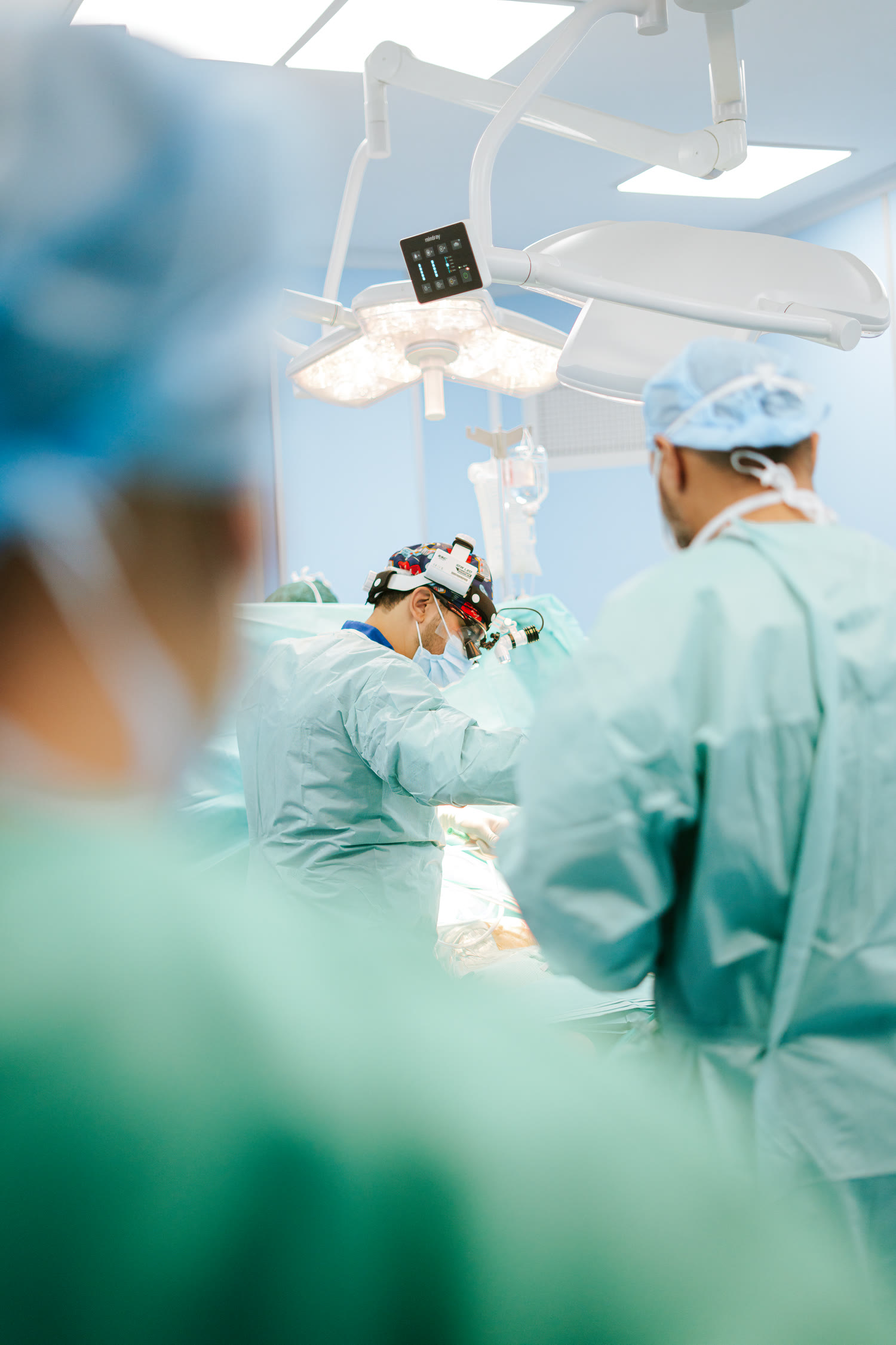 Dr Tber au bloc opératoire — chirurgie cardio-vasculaire à Tanger